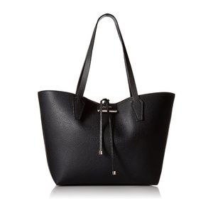 🖤⭐️🤎GUESS BOBBI INSIDE OUT REVERSIBLE TOTE.